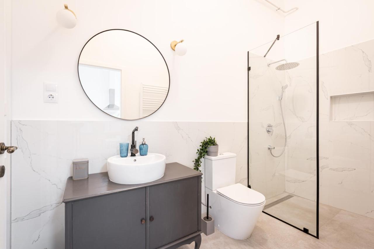 Atmos Glare Apartment Budapest Esterno foto