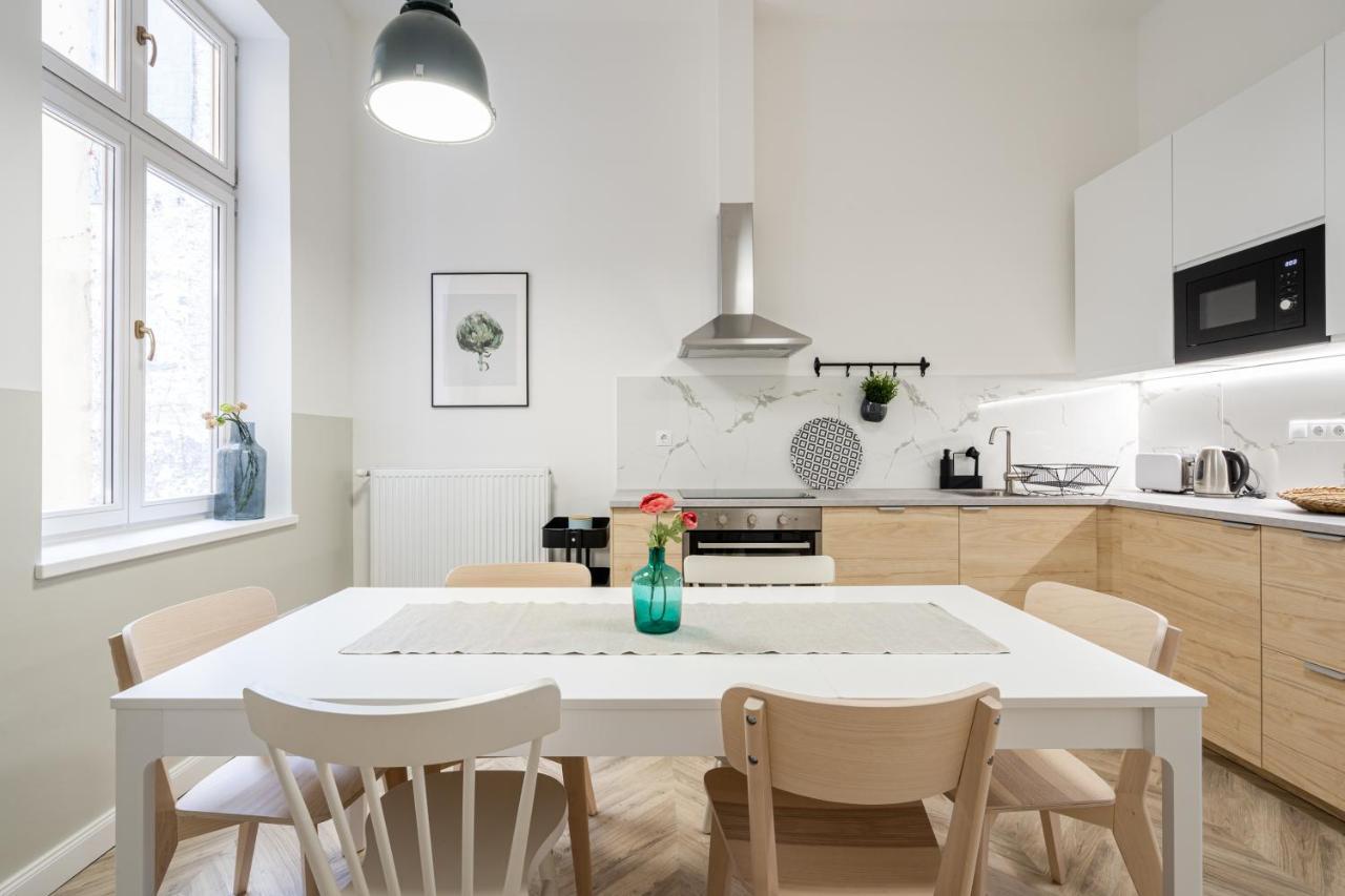 Atmos Glare Apartment Budapest Esterno foto