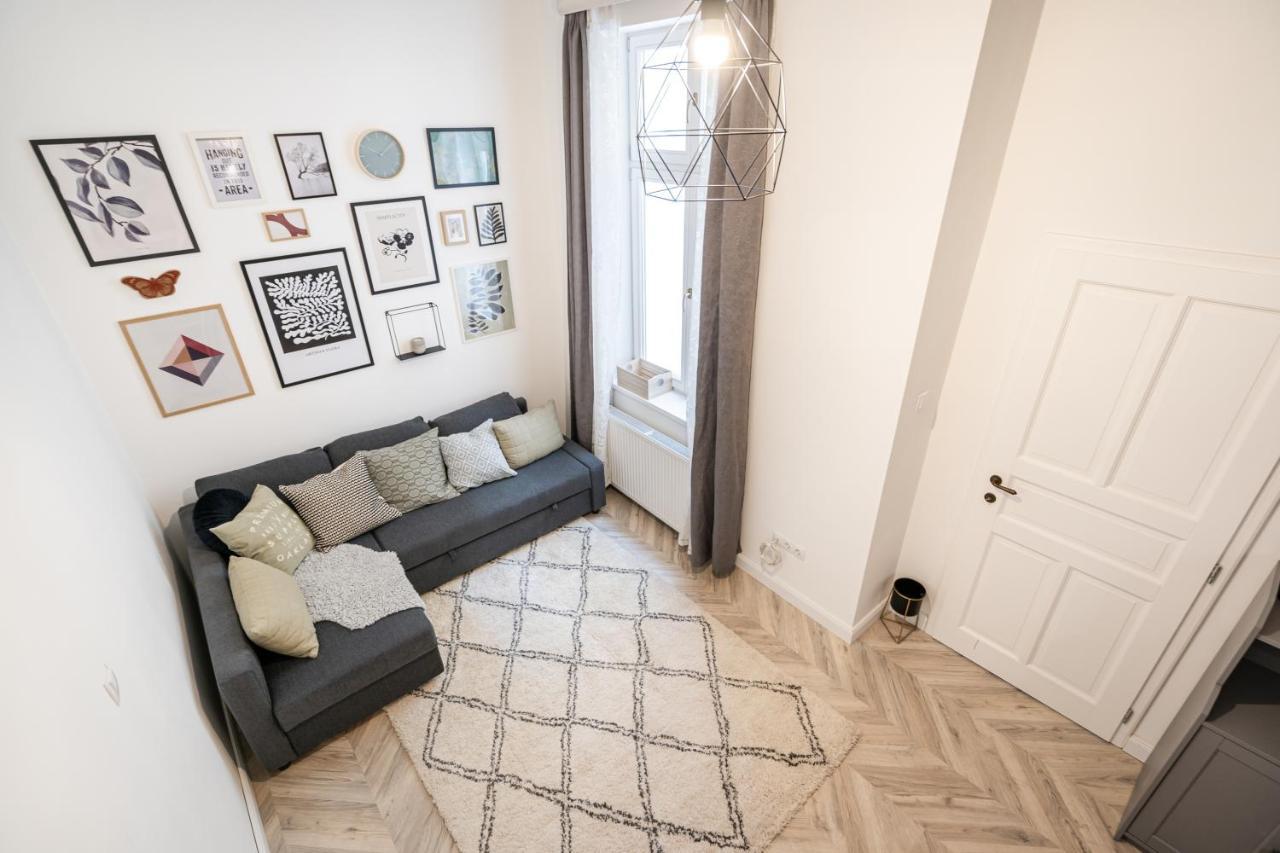 Atmos Glare Apartment Budapest Esterno foto