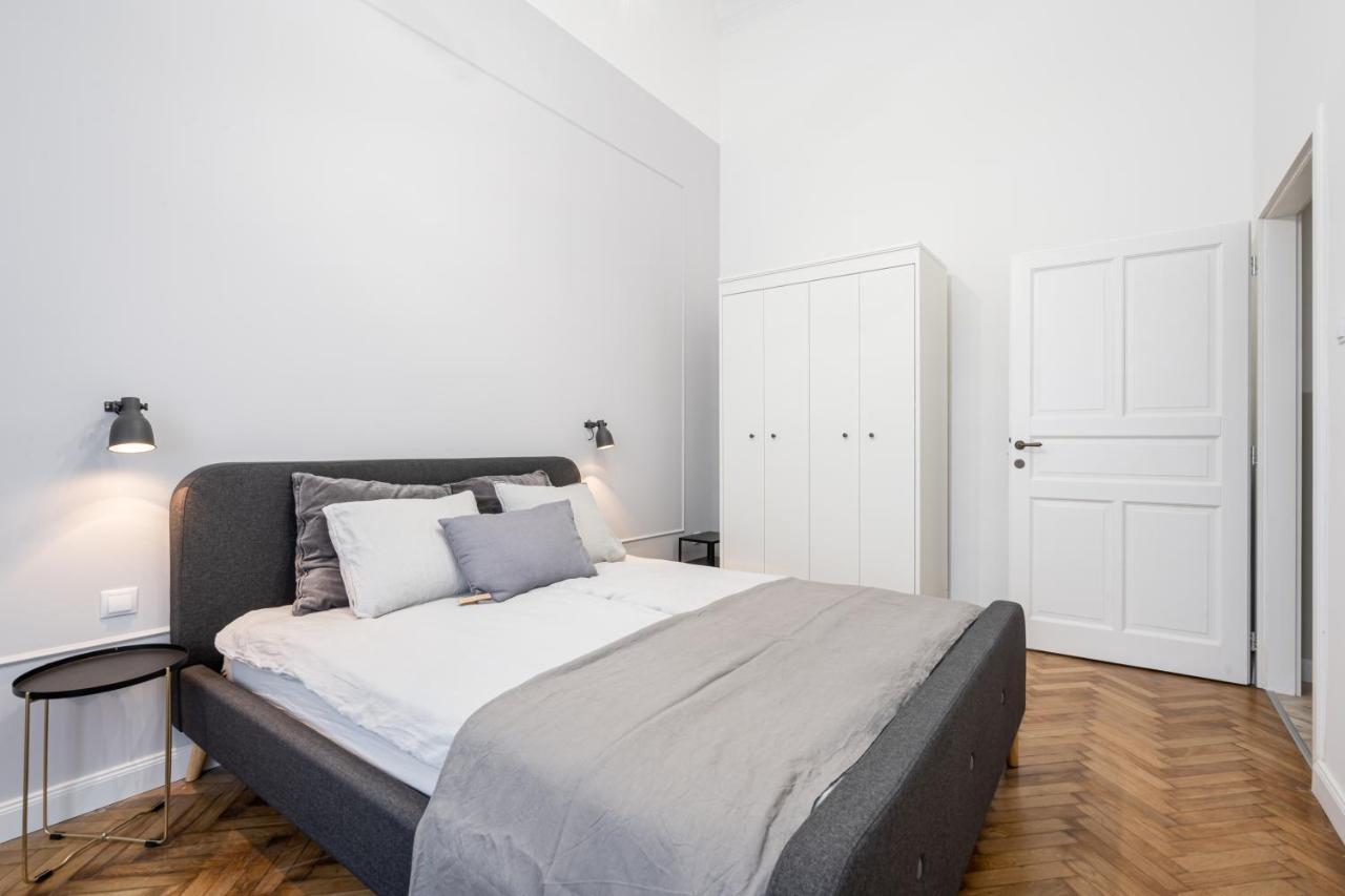 Atmos Glare Apartment Budapest Esterno foto
