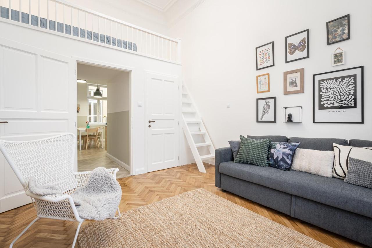 Atmos Glare Apartment Budapest Esterno foto